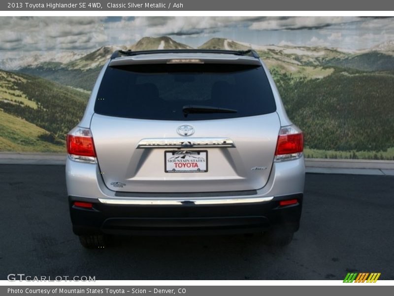 Classic Silver Metallic / Ash 2013 Toyota Highlander SE 4WD