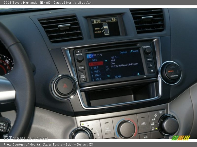 Classic Silver Metallic / Ash 2013 Toyota Highlander SE 4WD