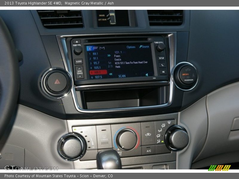 Magnetic Gray Metallic / Ash 2013 Toyota Highlander SE 4WD