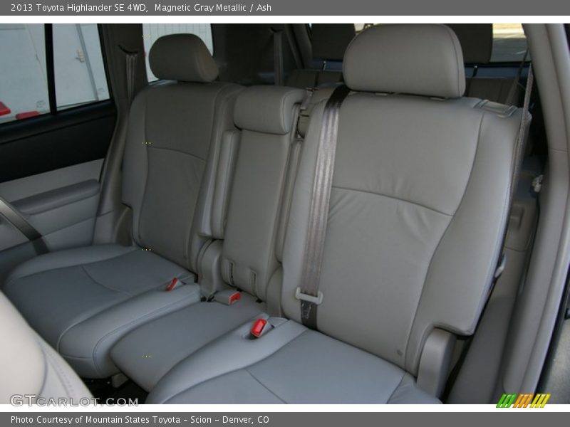 Magnetic Gray Metallic / Ash 2013 Toyota Highlander SE 4WD