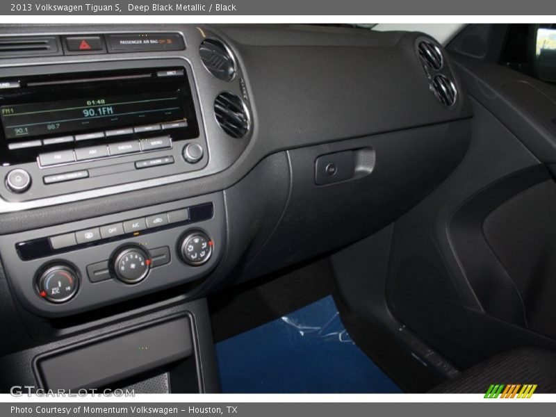 Deep Black Metallic / Black 2013 Volkswagen Tiguan S