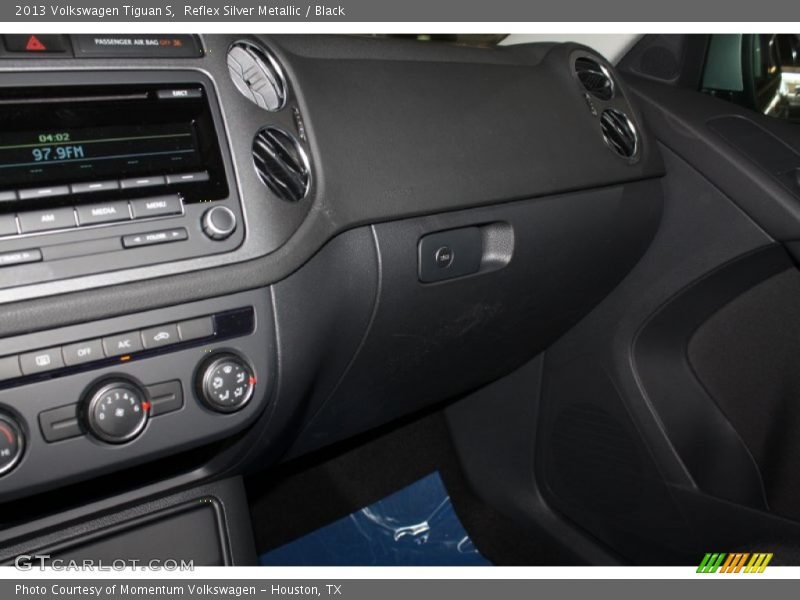 Reflex Silver Metallic / Black 2013 Volkswagen Tiguan S