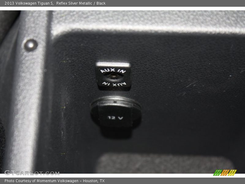 Reflex Silver Metallic / Black 2013 Volkswagen Tiguan S