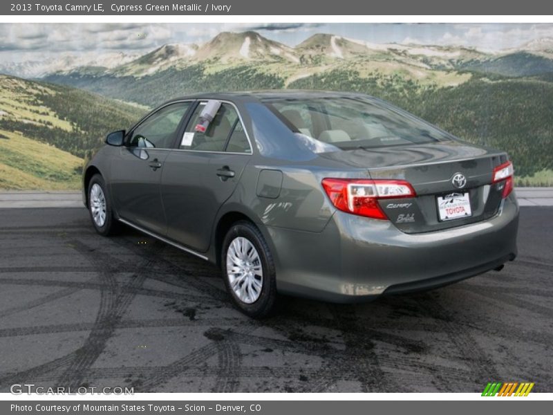 Cypress Green Metallic / Ivory 2013 Toyota Camry LE