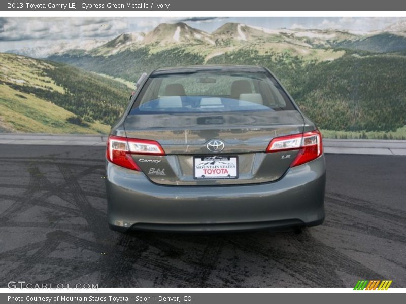 Cypress Green Metallic / Ivory 2013 Toyota Camry LE