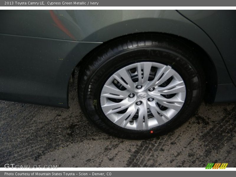 Cypress Green Metallic / Ivory 2013 Toyota Camry LE