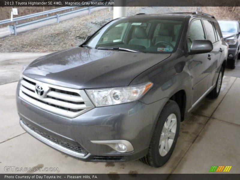 Magnetic Gray Metallic / Ash 2013 Toyota Highlander SE 4WD