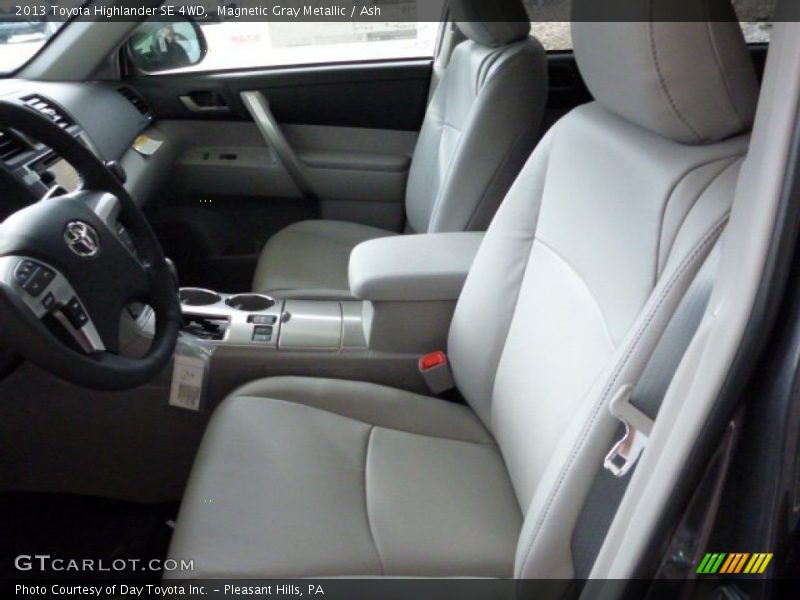 Magnetic Gray Metallic / Ash 2013 Toyota Highlander SE 4WD