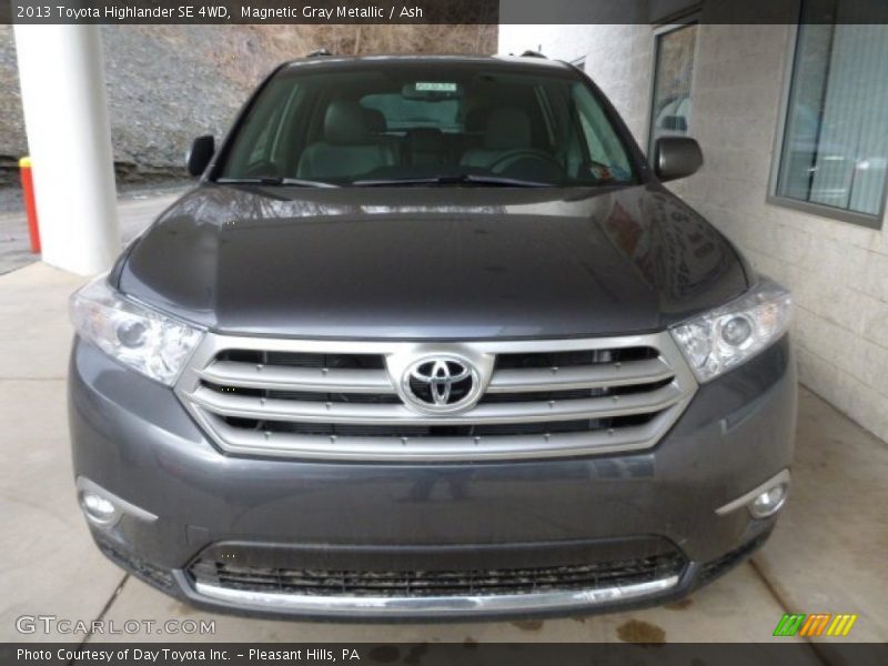 Magnetic Gray Metallic / Ash 2013 Toyota Highlander SE 4WD
