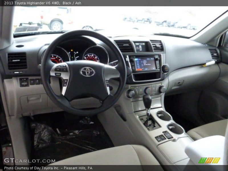 Black / Ash 2013 Toyota Highlander V6 4WD