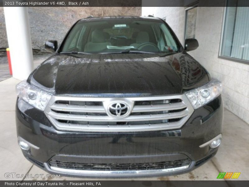 Black / Ash 2013 Toyota Highlander V6 4WD