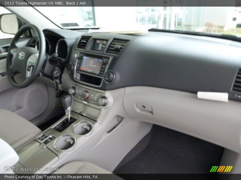 Black / Ash 2013 Toyota Highlander V6 4WD