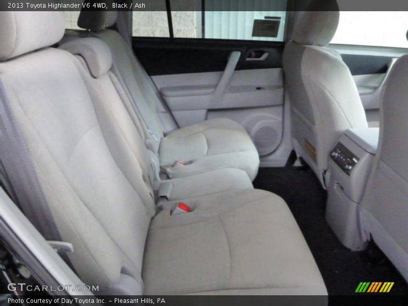 Black / Ash 2013 Toyota Highlander V6 4WD