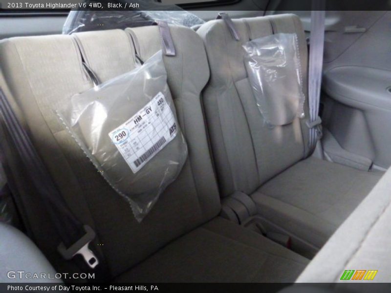 Black / Ash 2013 Toyota Highlander V6 4WD