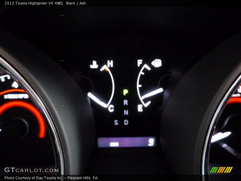 Black / Ash 2013 Toyota Highlander V6 4WD