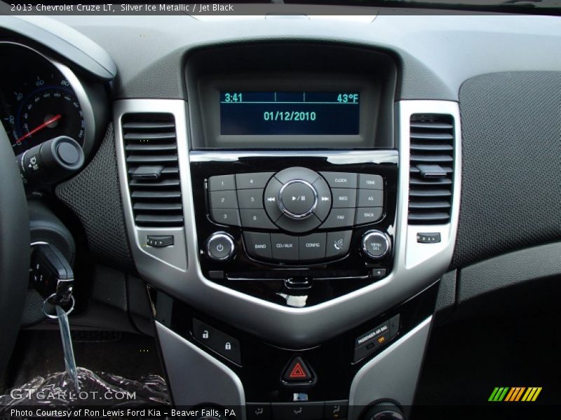 Silver Ice Metallic / Jet Black 2013 Chevrolet Cruze LT
