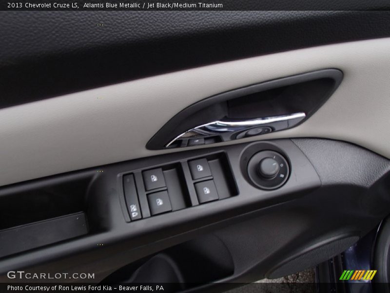 Atlantis Blue Metallic / Jet Black/Medium Titanium 2013 Chevrolet Cruze LS