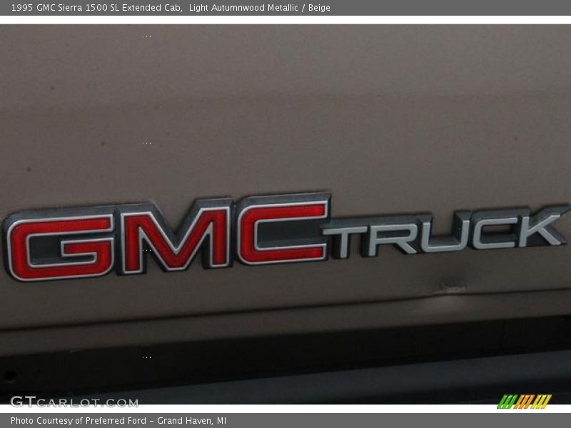 Light Autumnwood Metallic / Beige 1995 GMC Sierra 1500 SL Extended Cab