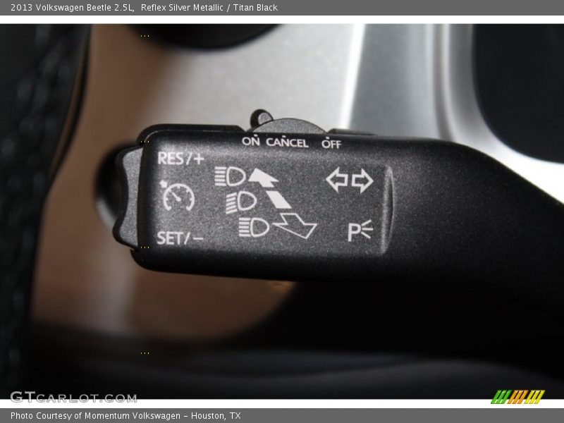 Reflex Silver Metallic / Titan Black 2013 Volkswagen Beetle 2.5L