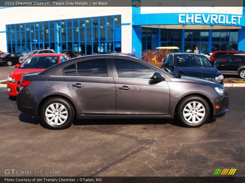Taupe Gray Metallic / Jet Black 2011 Chevrolet Cruze LT