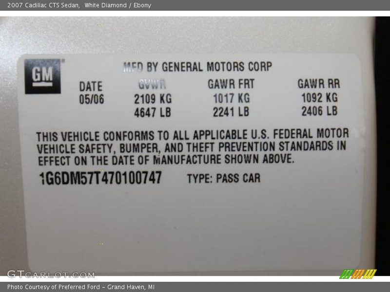 White Diamond / Ebony 2007 Cadillac CTS Sedan