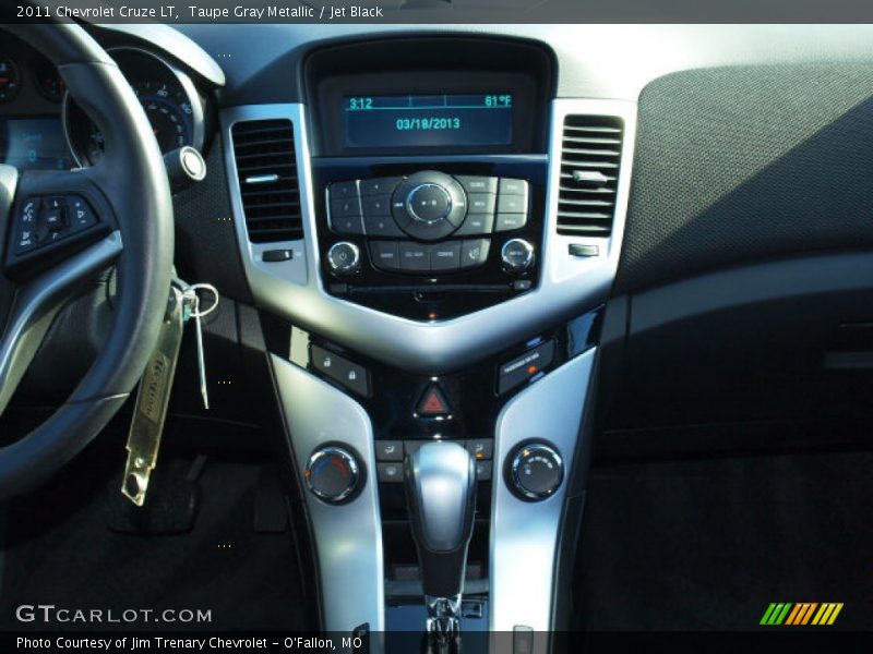 Taupe Gray Metallic / Jet Black 2011 Chevrolet Cruze LT