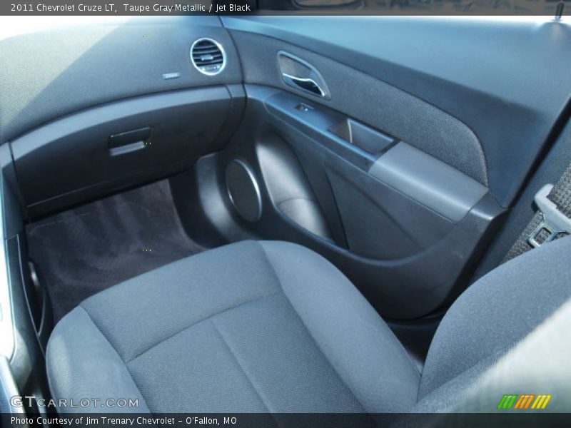 Taupe Gray Metallic / Jet Black 2011 Chevrolet Cruze LT