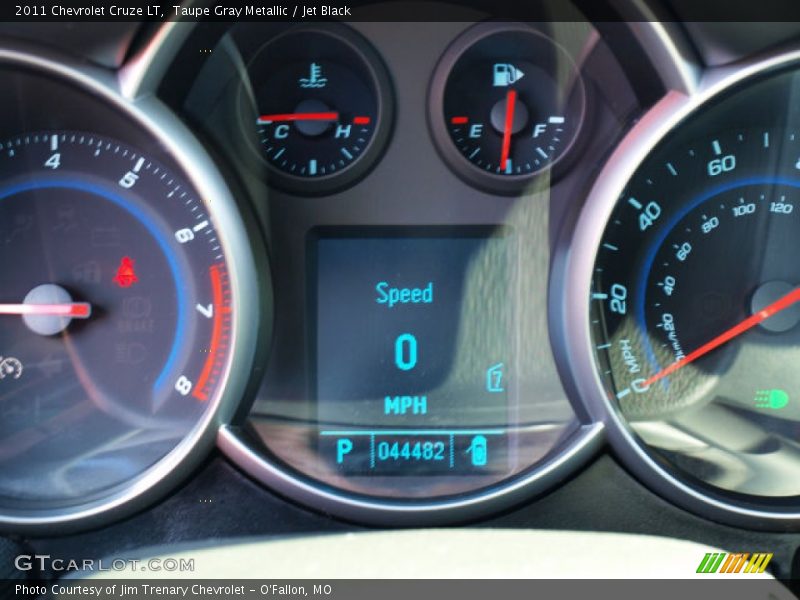 Taupe Gray Metallic / Jet Black 2011 Chevrolet Cruze LT