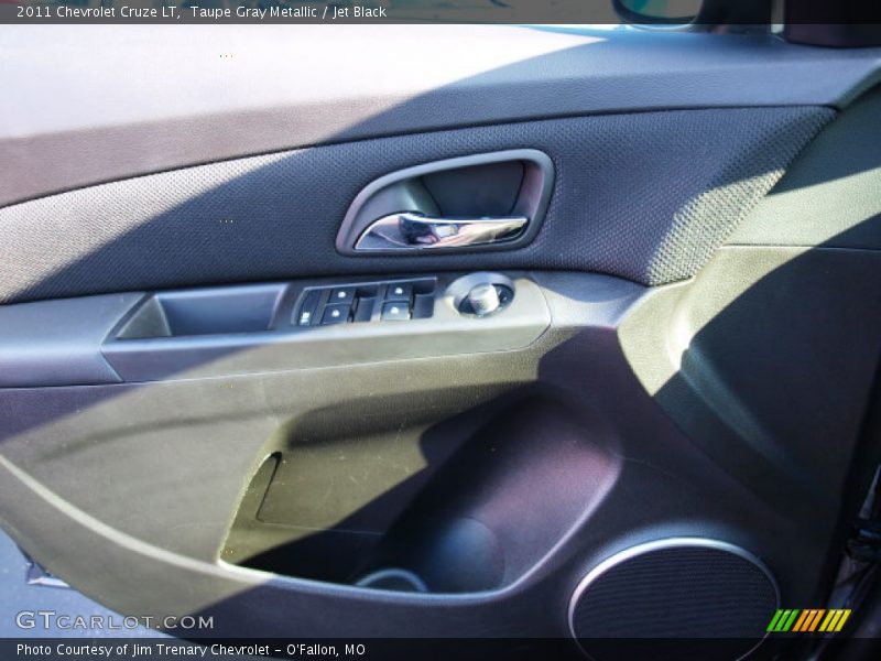 Taupe Gray Metallic / Jet Black 2011 Chevrolet Cruze LT