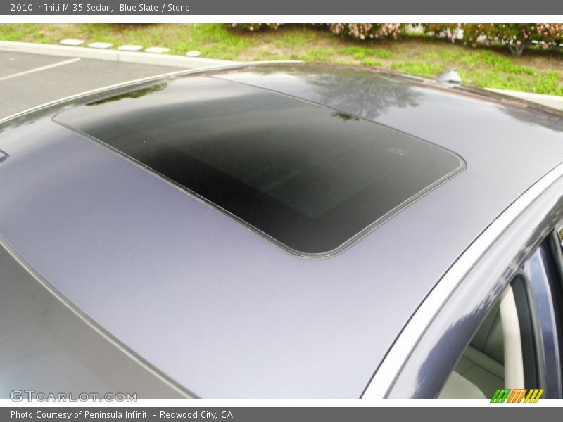 Sunroof of 2010 M 35 Sedan