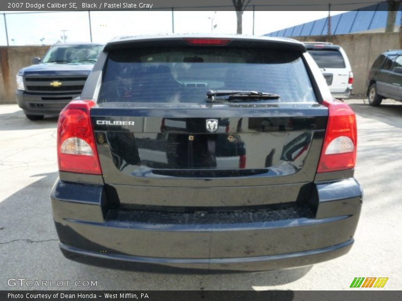 Black / Pastel Slate Gray 2007 Dodge Caliber SE