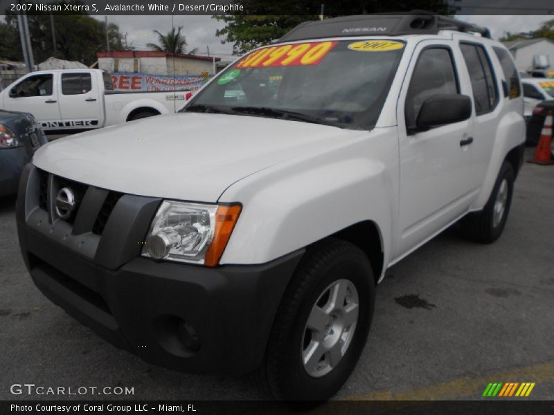 Avalanche White / Desert/Graphite 2007 Nissan Xterra S