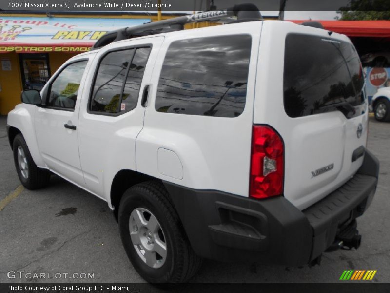 Avalanche White / Desert/Graphite 2007 Nissan Xterra S