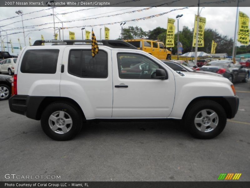 Avalanche White / Desert/Graphite 2007 Nissan Xterra S