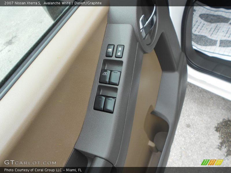 Avalanche White / Desert/Graphite 2007 Nissan Xterra S