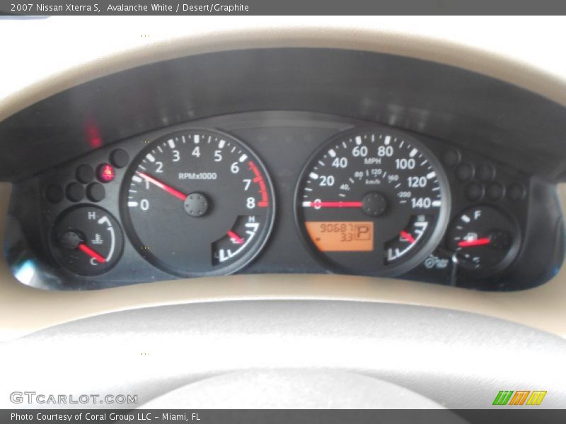 Avalanche White / Desert/Graphite 2007 Nissan Xterra S