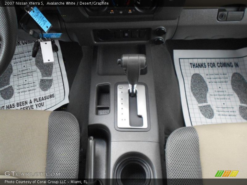 Avalanche White / Desert/Graphite 2007 Nissan Xterra S