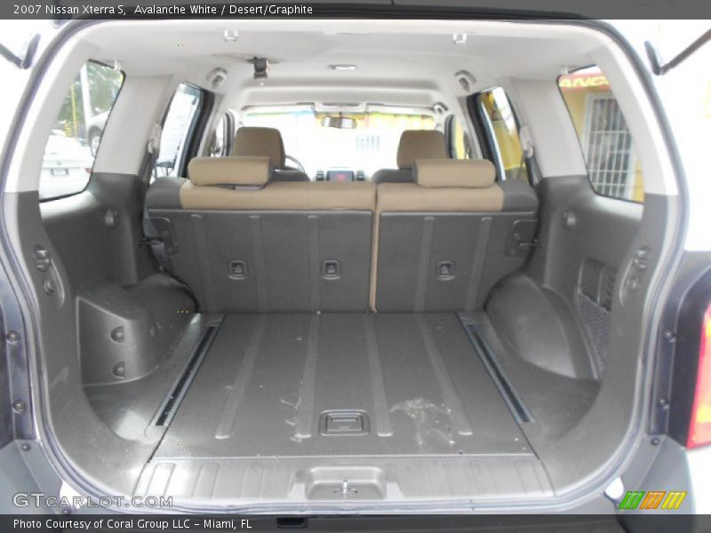 Avalanche White / Desert/Graphite 2007 Nissan Xterra S