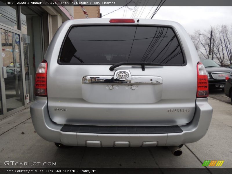 Titanium Metallic / Dark Charcoal 2007 Toyota 4Runner SR5 4x4