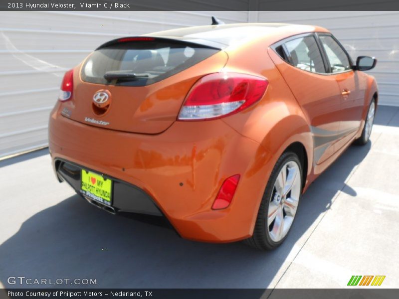 Vitamin C / Black 2013 Hyundai Veloster