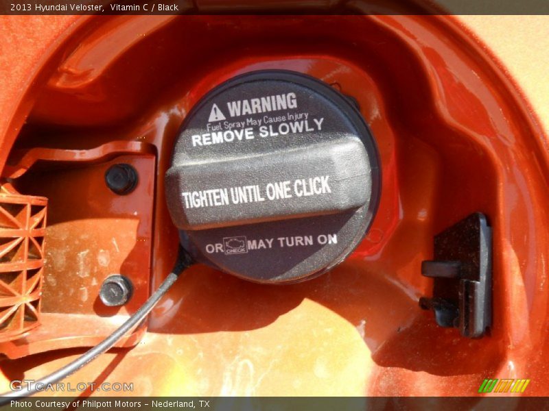 Vitamin C / Black 2013 Hyundai Veloster