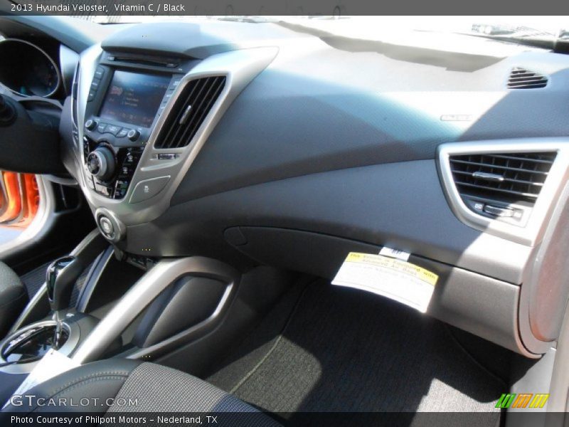 Vitamin C / Black 2013 Hyundai Veloster