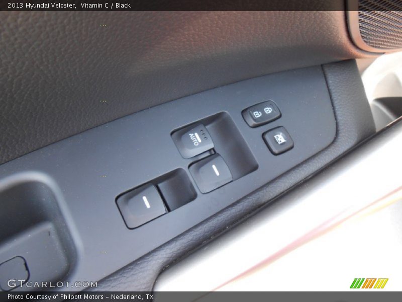 Vitamin C / Black 2013 Hyundai Veloster