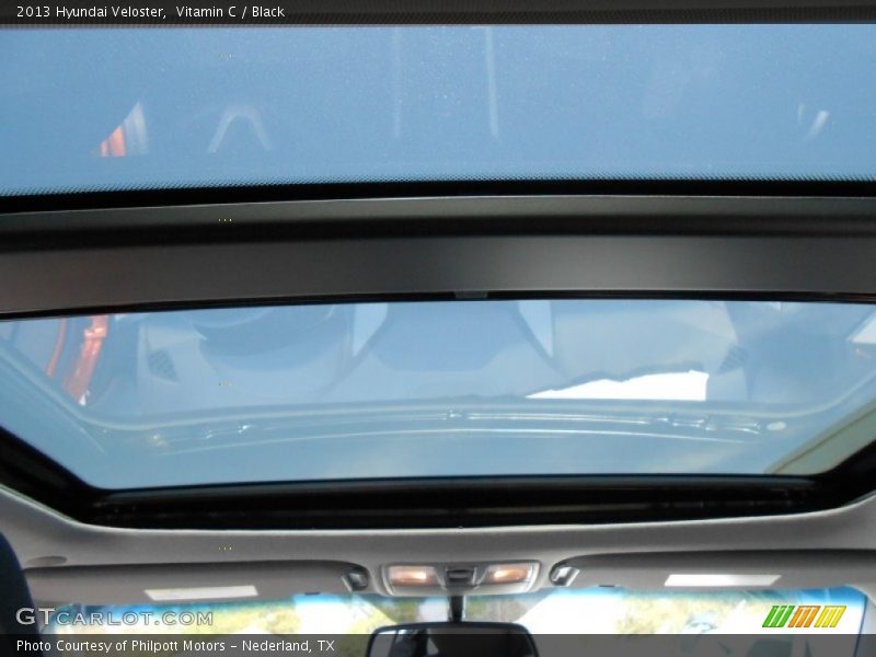 Vitamin C / Black 2013 Hyundai Veloster