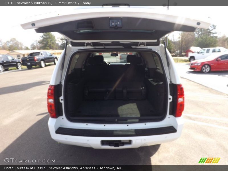 Summit White / Ebony 2010 Chevrolet Suburban LS