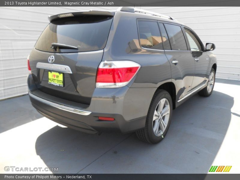 Magnetic Gray Metallic / Ash 2013 Toyota Highlander Limited