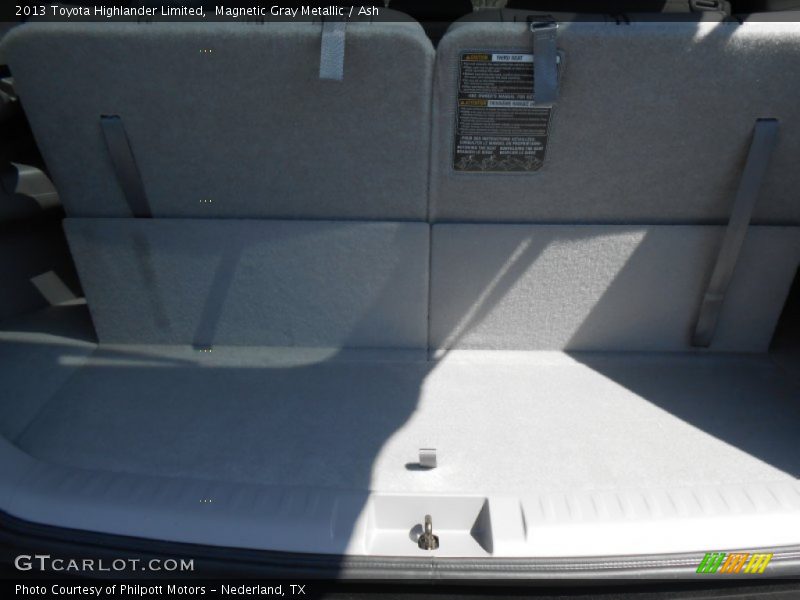 Magnetic Gray Metallic / Ash 2013 Toyota Highlander Limited