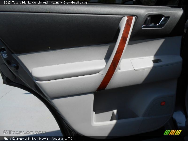 Magnetic Gray Metallic / Ash 2013 Toyota Highlander Limited