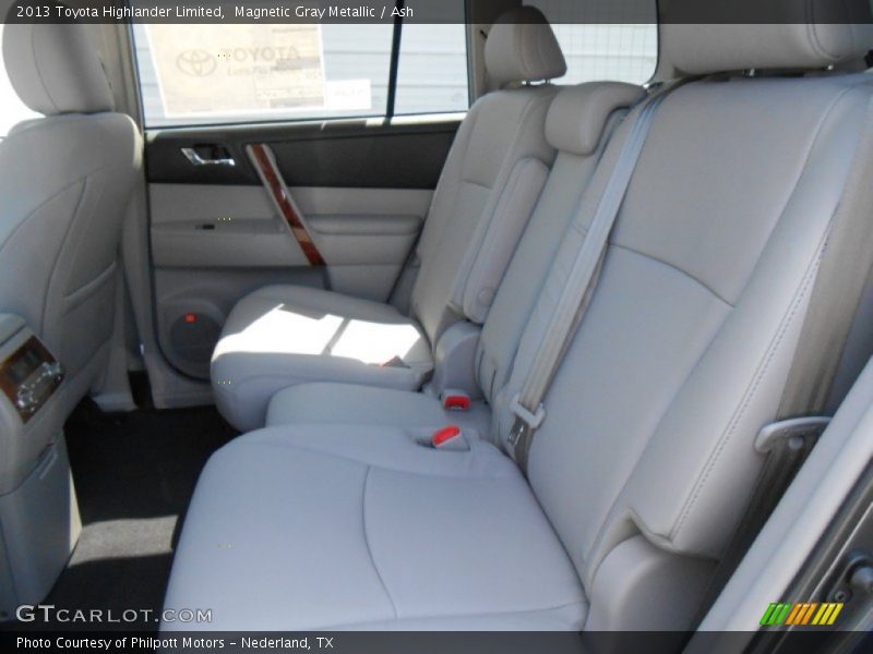 Magnetic Gray Metallic / Ash 2013 Toyota Highlander Limited