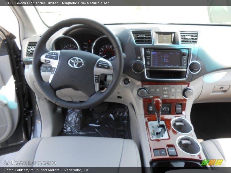 Magnetic Gray Metallic / Ash 2013 Toyota Highlander Limited